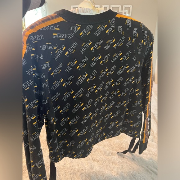 Fendi sweater - Picture 2 of 9